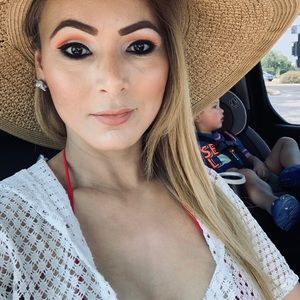 Meet your Posher, Dulce